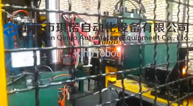 關(guān)節(jié)式高溫拾取機(jī)械手